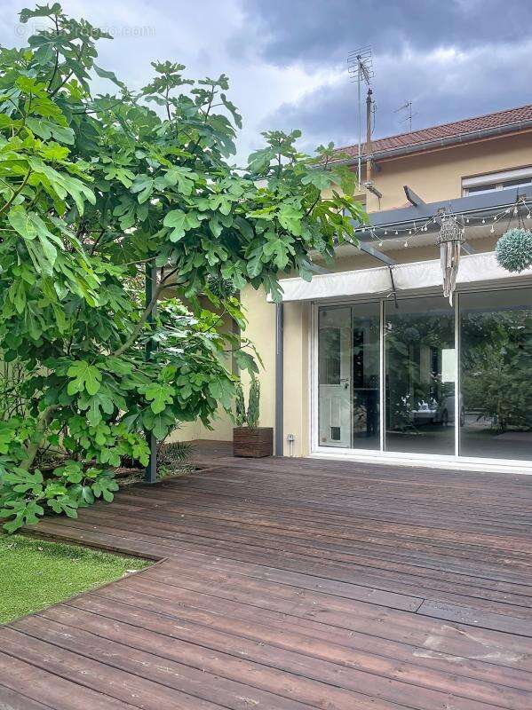 Maison 75 m² à Villeurbanne  - photo 2