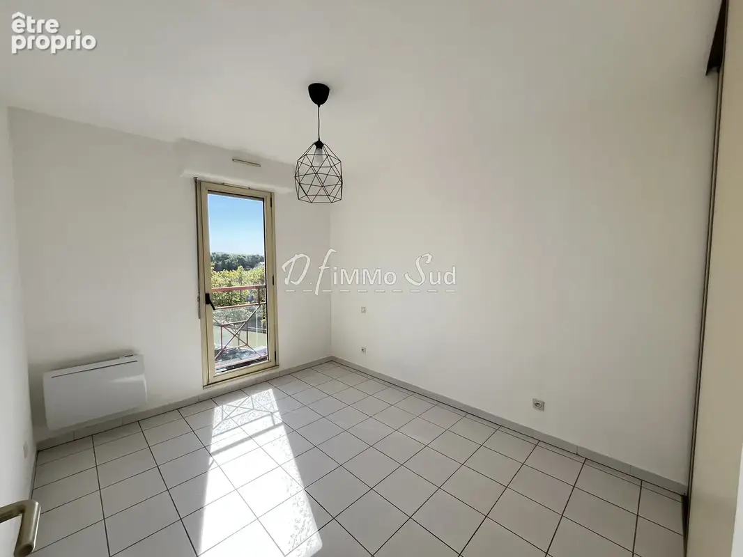 Appartement type t5 - quai victor hugo - terrasse - parking couvert - ascenseur - photo 10