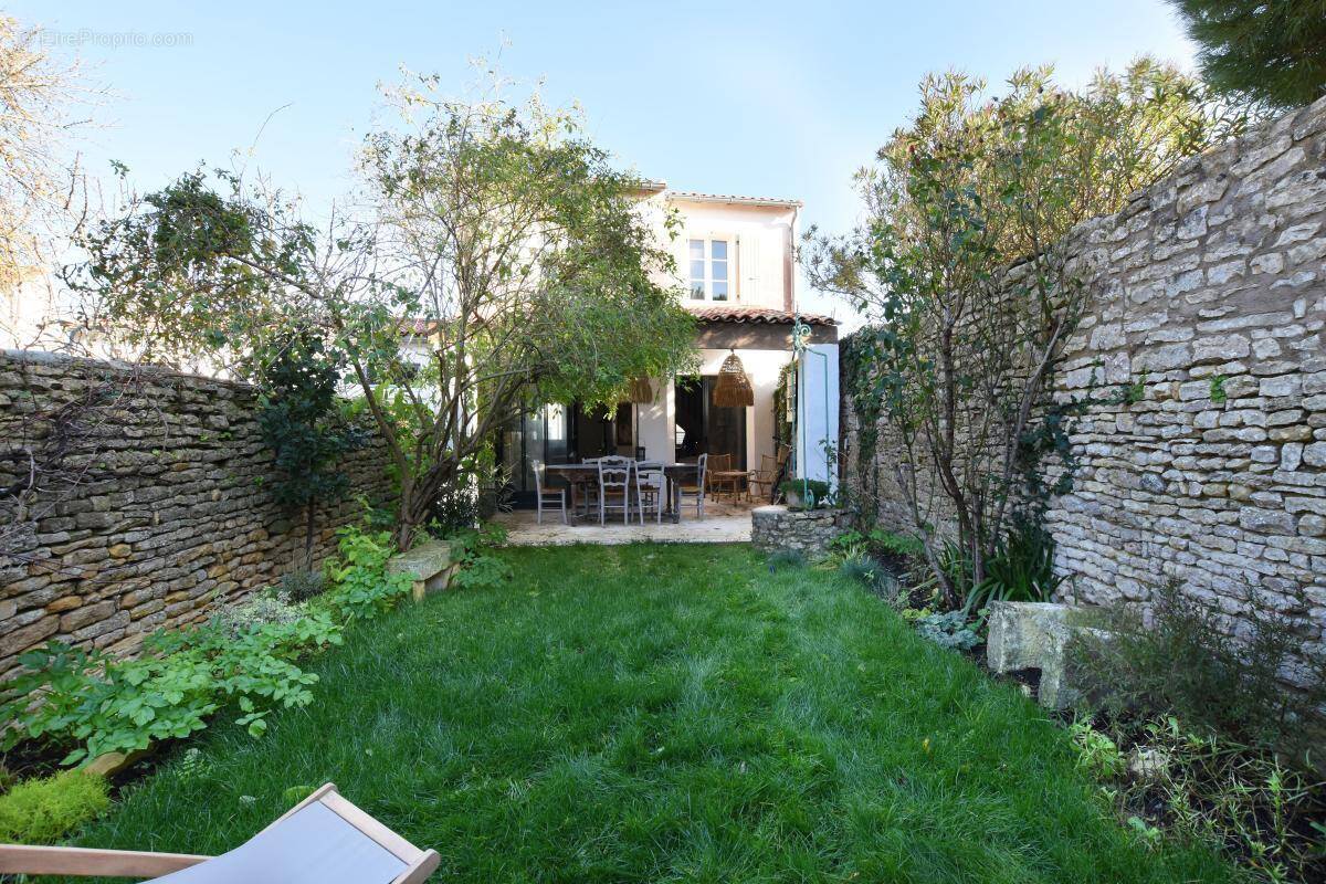 Maison à LA COUARDE-SUR-MER