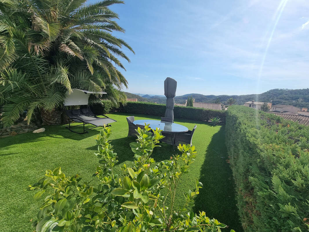 Limite mandelieu ville t4/t5 de 150m2 vue mer panoramique jardin entourant jacuzzi garage - photo 49