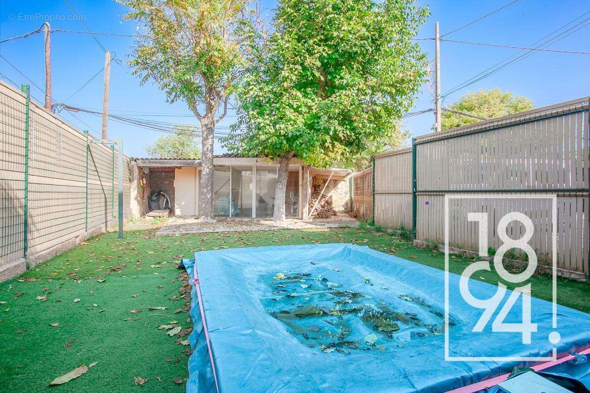 Appartement à PELISSANNE