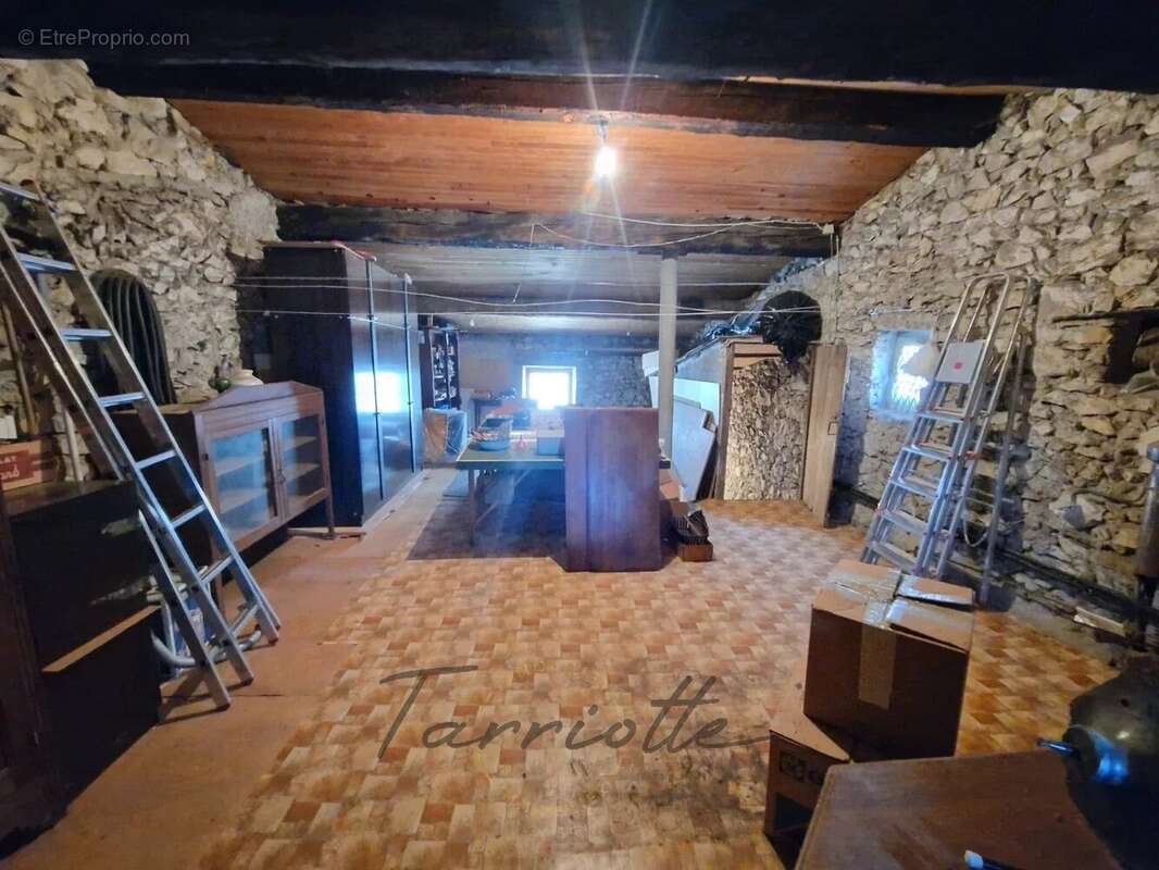 Appartement à ROCHEMAURE