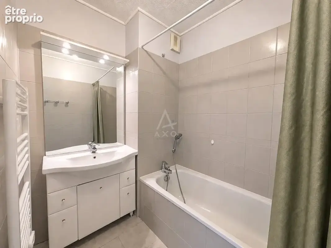 COUP DE COEUR ! T2 de 49 m² au calme avec terrasse d'angle de 23 m² - Vue Pyrénées - photo 11