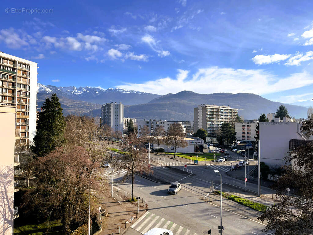 Appartement à SAINT-MARTIN-D'HERES