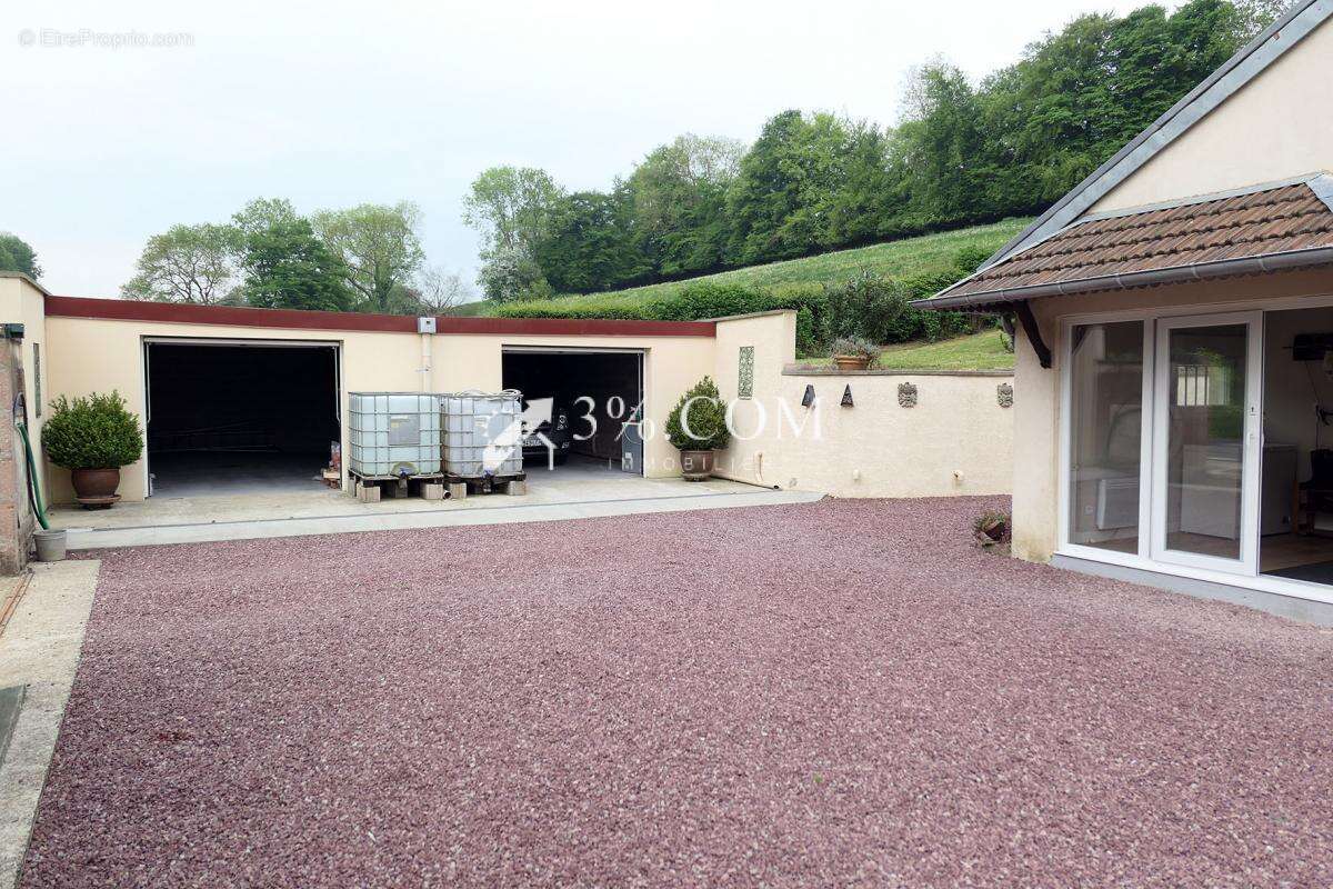 Maison à AVESNES-EN-VAL