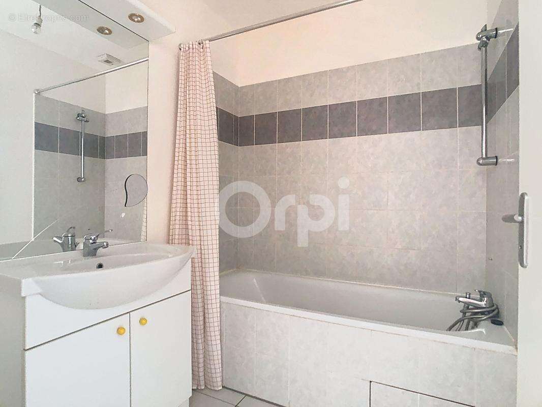 Maison à TERRASSON-LAVILLEDIEU