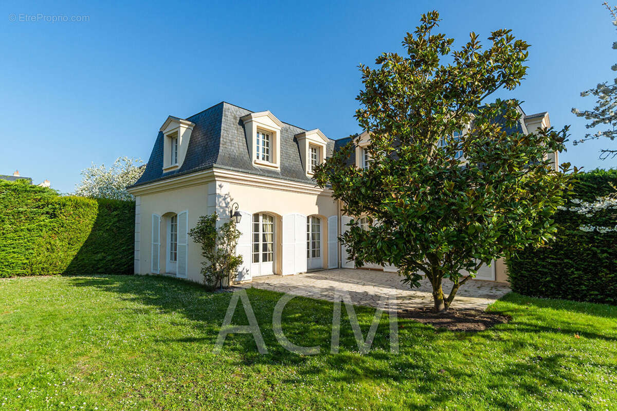 Maison à MAISONS-LAFFITTE