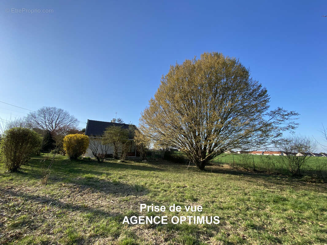 Maison à VILLENEUVE-LA-GUYARD