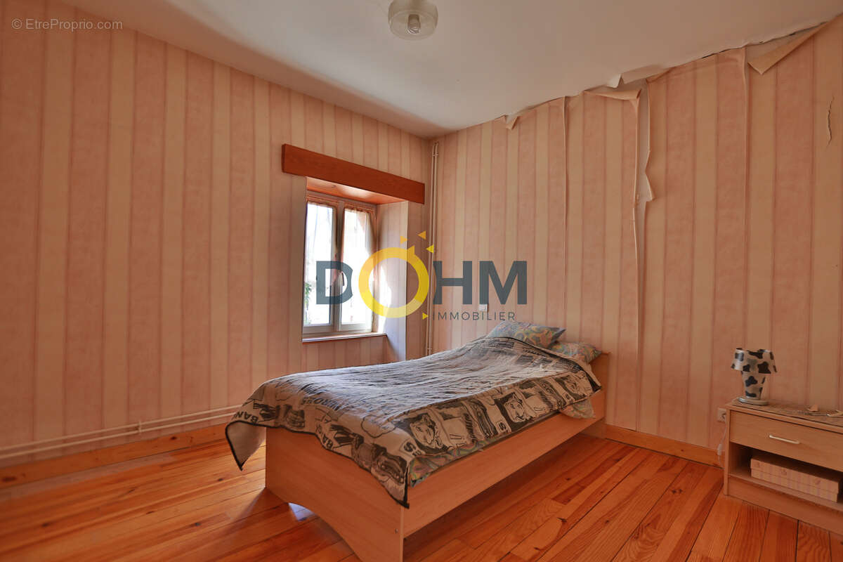 Maison à FRUGIERES-LE-PIN