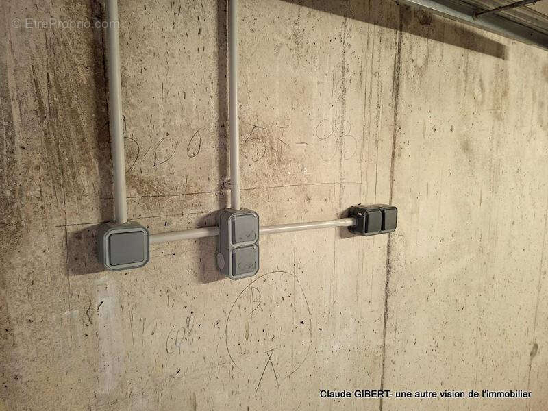 Parking à BALARUC-LES-BAINS