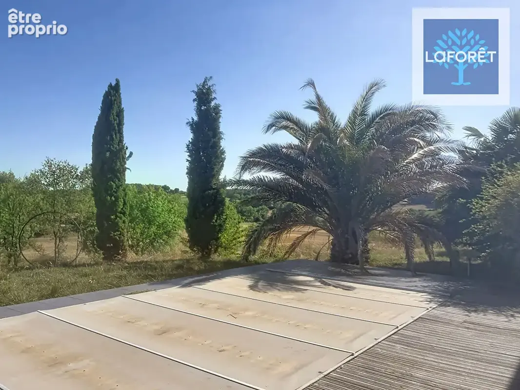 Propriété de caractère avec piscine, grange et plus de 5 hectares de terrain - photo 2