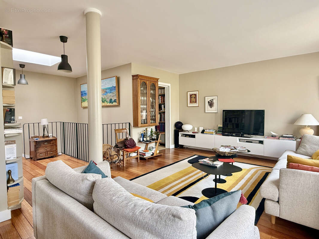 Appartement à PARIS-14E