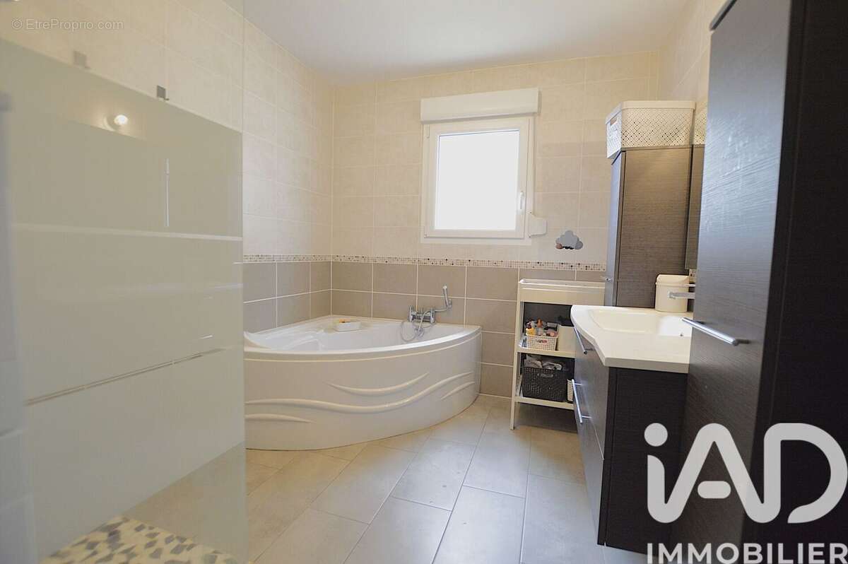 Maison 111 m² à Auboue  - photo 8