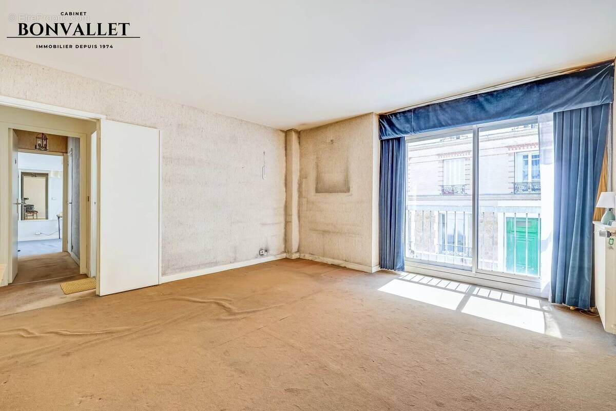 Appartement à PARIS-15E
