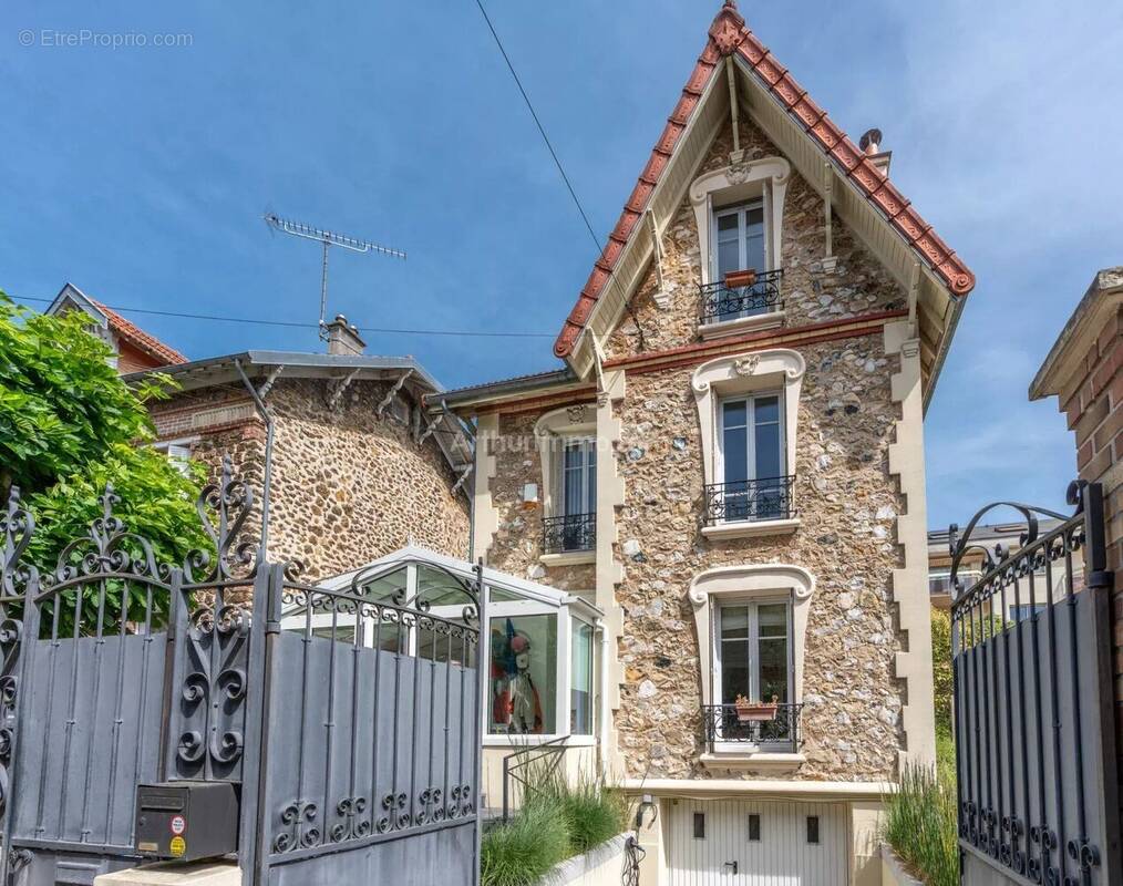 Maison à LE PERREUX-SUR-MARNE