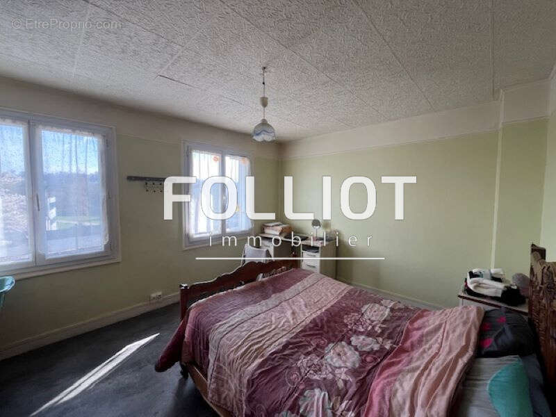 A VENDRE Immeuble Vire Normandie 6 pièce(s) 115 m2 - photo 8