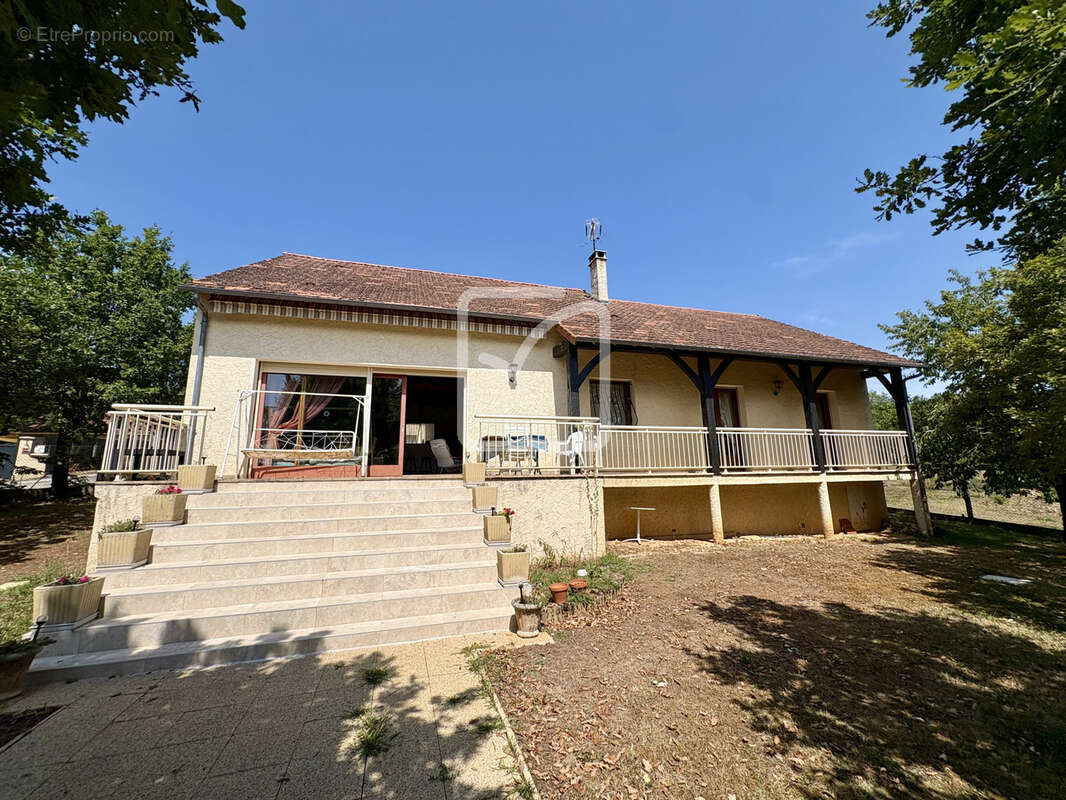 Maison au calme avec piscine et terrain arboré - photo 12