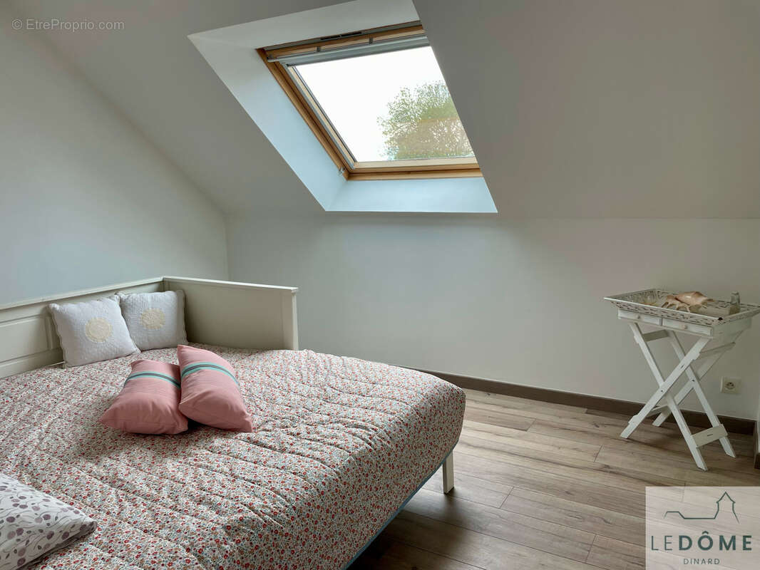 LA RICHARDAIS - Maison familiale avec terrasse et jardin - photo 8