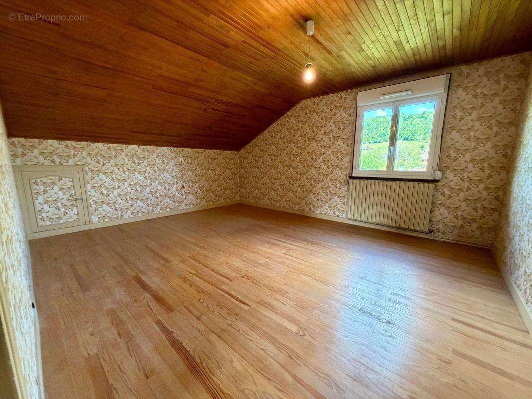 Maison à SAINT-GEOIRE-EN-VALDAINE