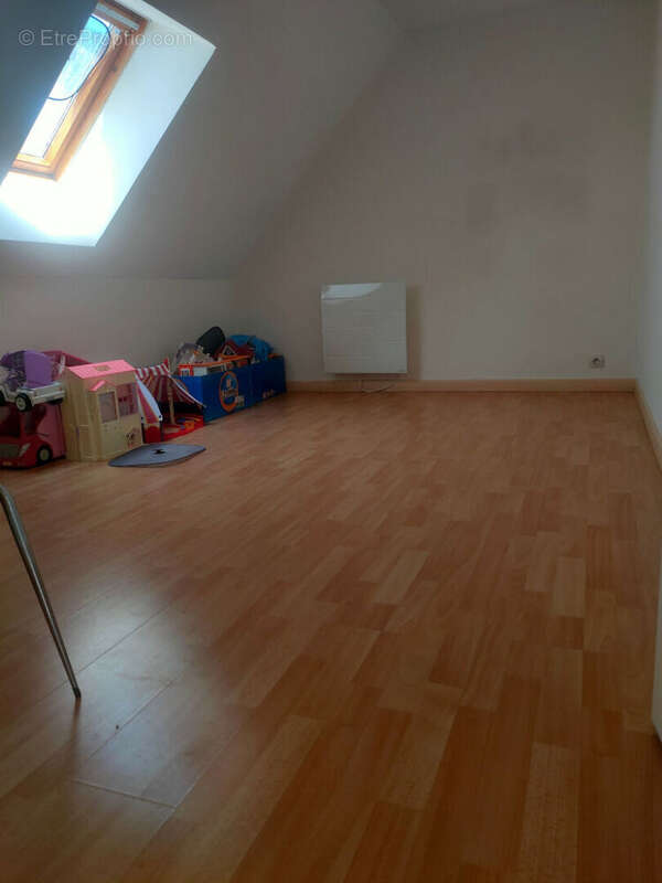 Maison familiale de 129,63 m² - La Ville-aux-Dames proche gare école commerces - photo 19