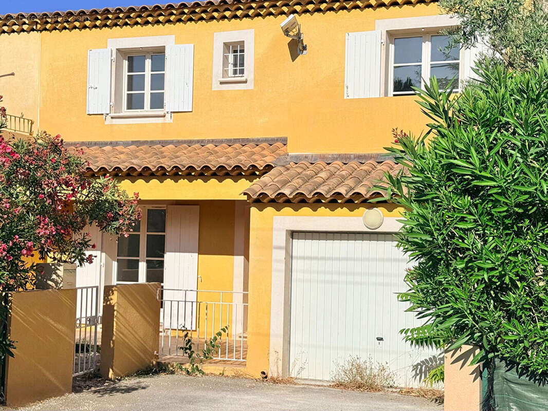 Maison Bouchet - 4 pièces - 93m² avec garage, parking privé et cour - photo 5