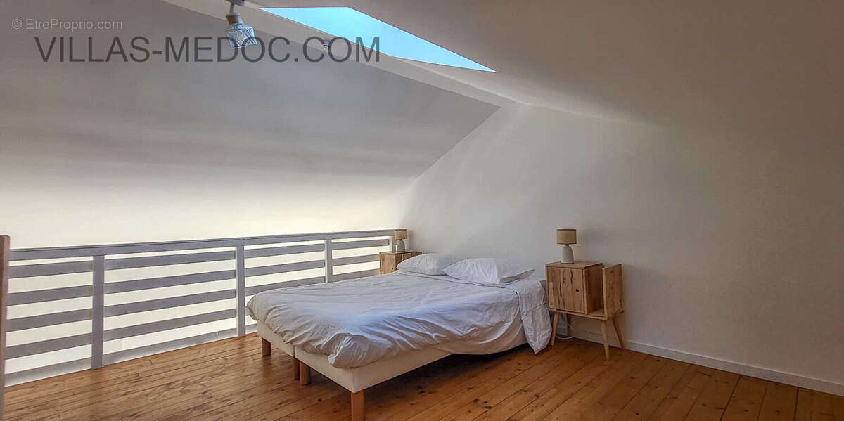 Maison à VENDAYS-MONTALIVET