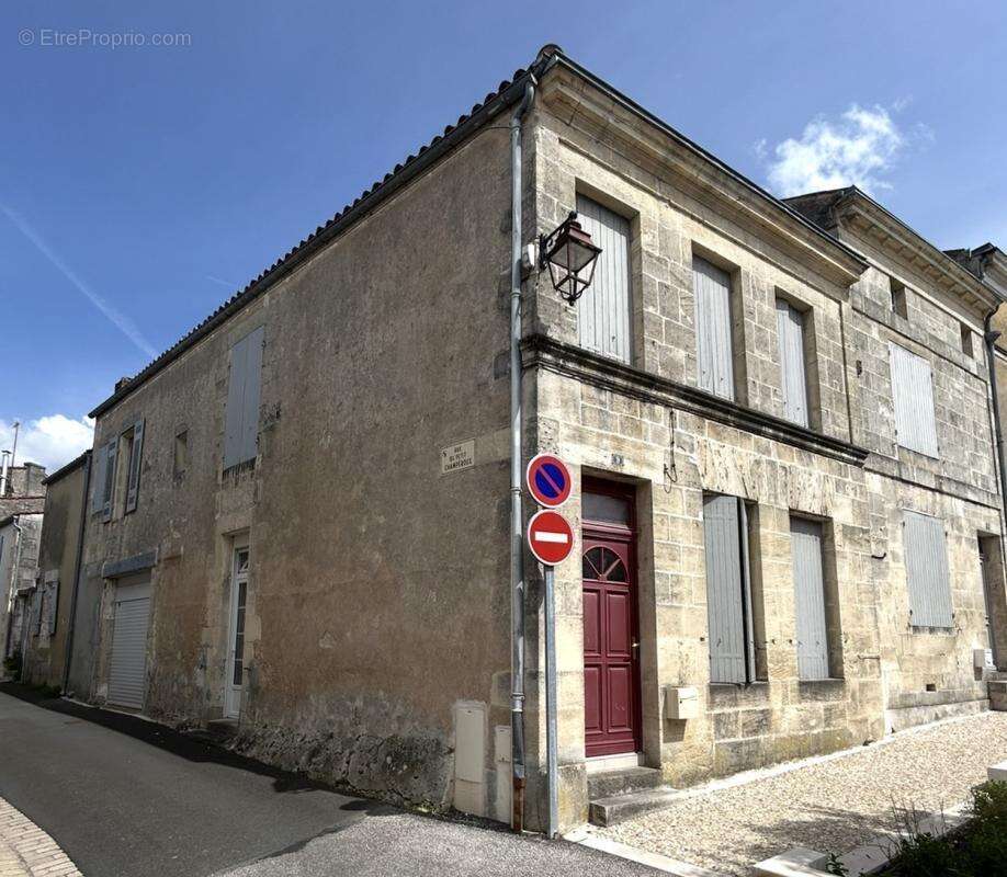 Maison à SAINT-SAVINIEN