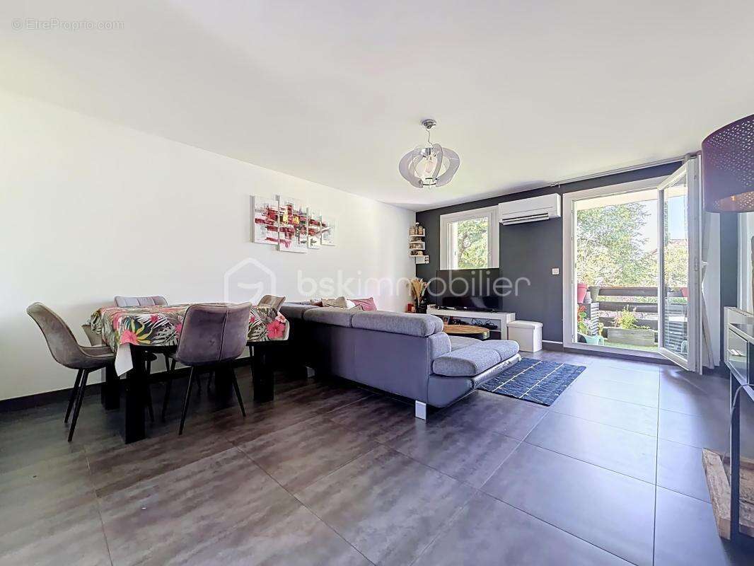 Appartement à VARCES-ALLIERES-ET-RISSET