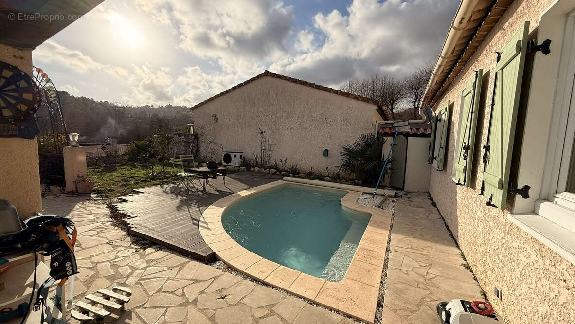 Maison à SAINT-JEANNET