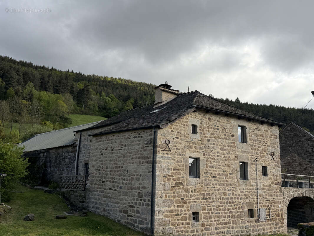 Maison à LANUEJOLS