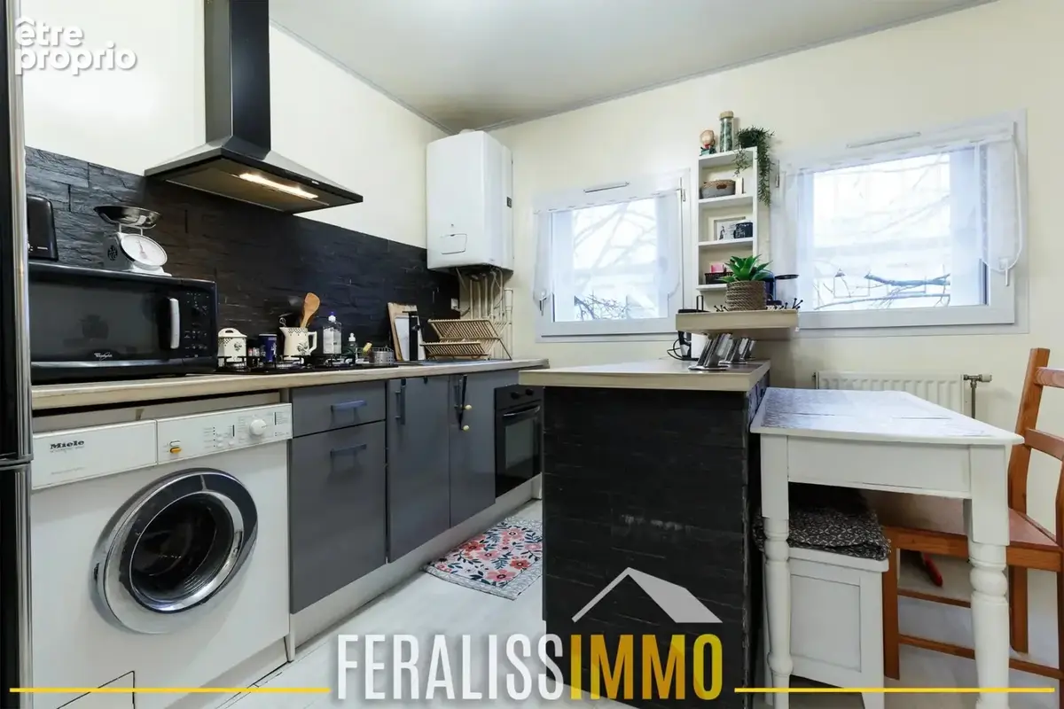 F2 chaleureux avec balcon idéalement situé ! - photo 8