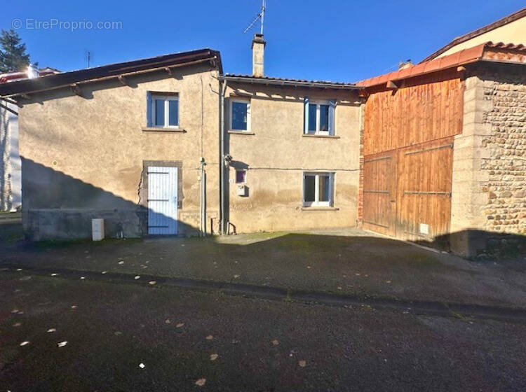 Maison à JOZE
