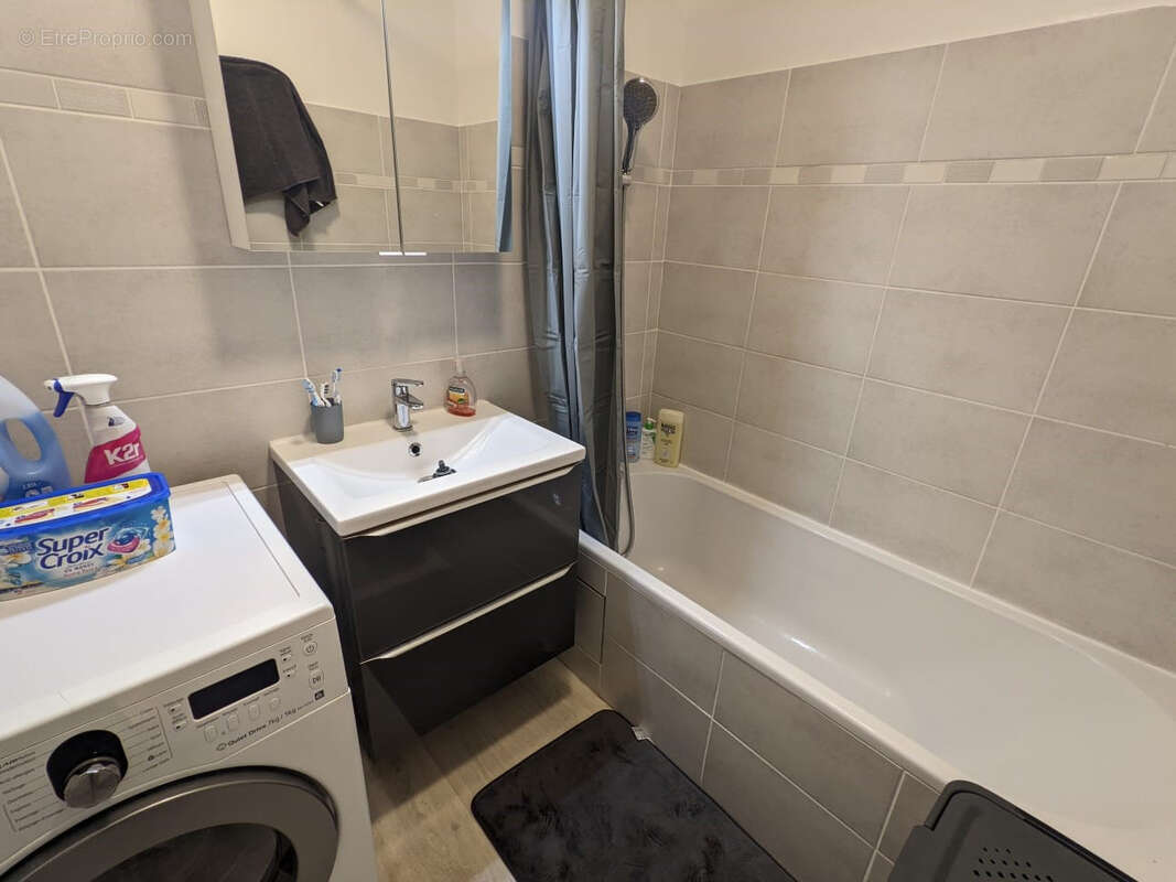 Appartement à VALLAURIS