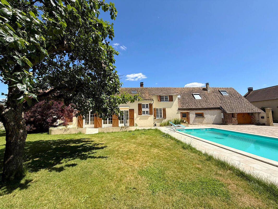Maison à HOUDAN