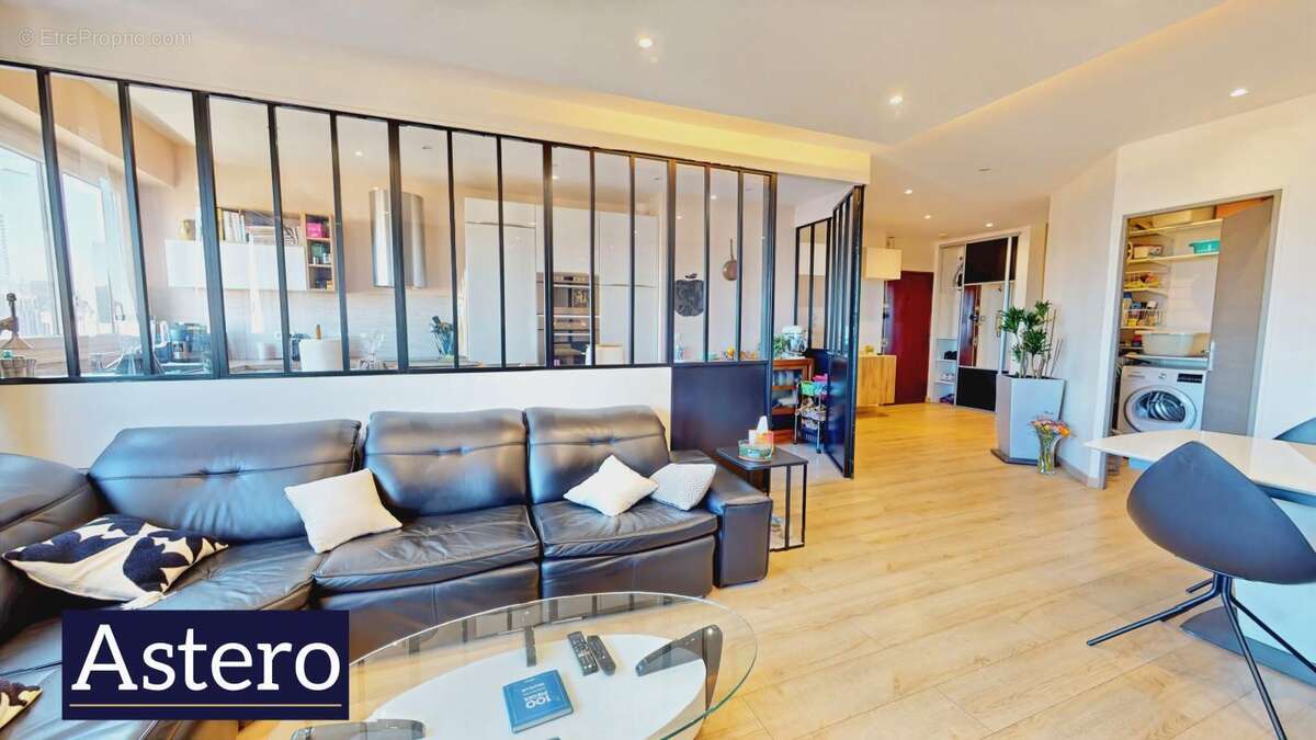 Appartement à COURBEVOIE