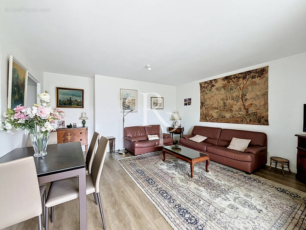 Appartement à CRAPONNE