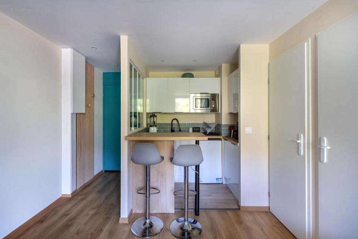 Appartement à BORMES-LES-MIMOSAS