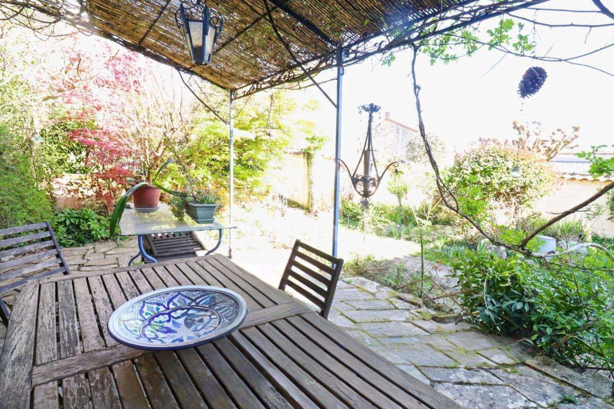 Maison de Charme et de Caractère de 353 m² - 9 Pièces - 6 Chambres sur parcelle de 662 m² - BELLAC 87300 - photo 47