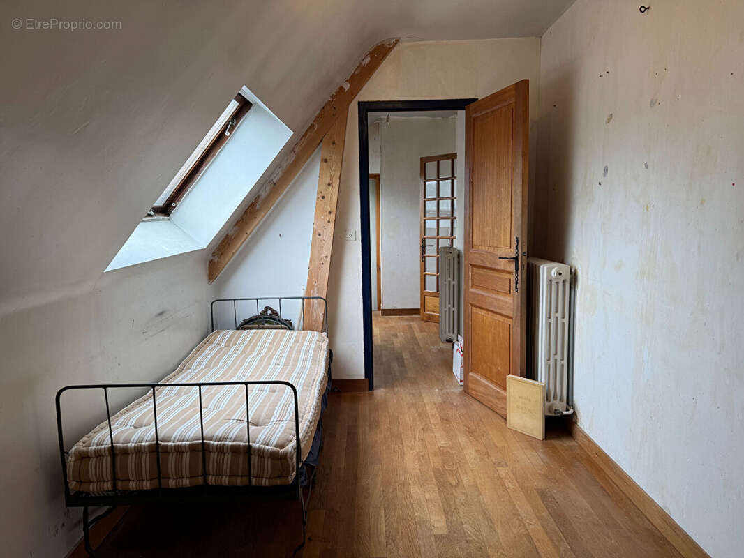 Maison à MONTGERMONT