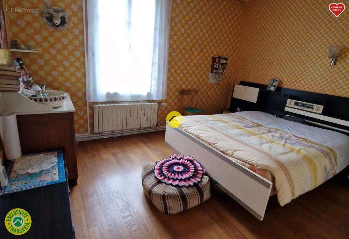 Maison à LA GUERCHE-SUR-L&#039;AUBOIS