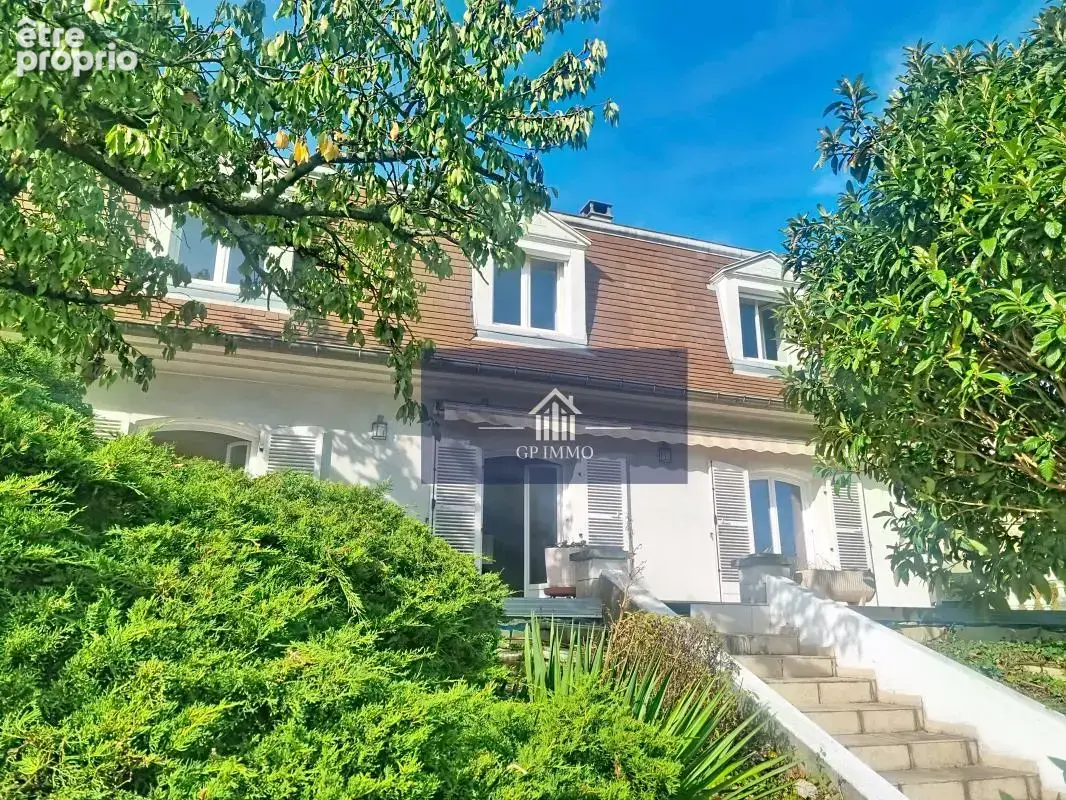 Maison 7 pièces 219 m² à vendre à Solaize (69360) - photo 2