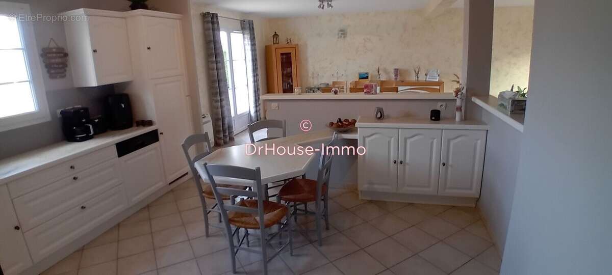 Maison à CLERE-LES-PINS