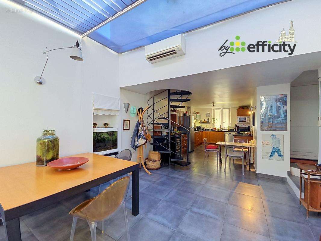 Maison à MARSEILLE-6E