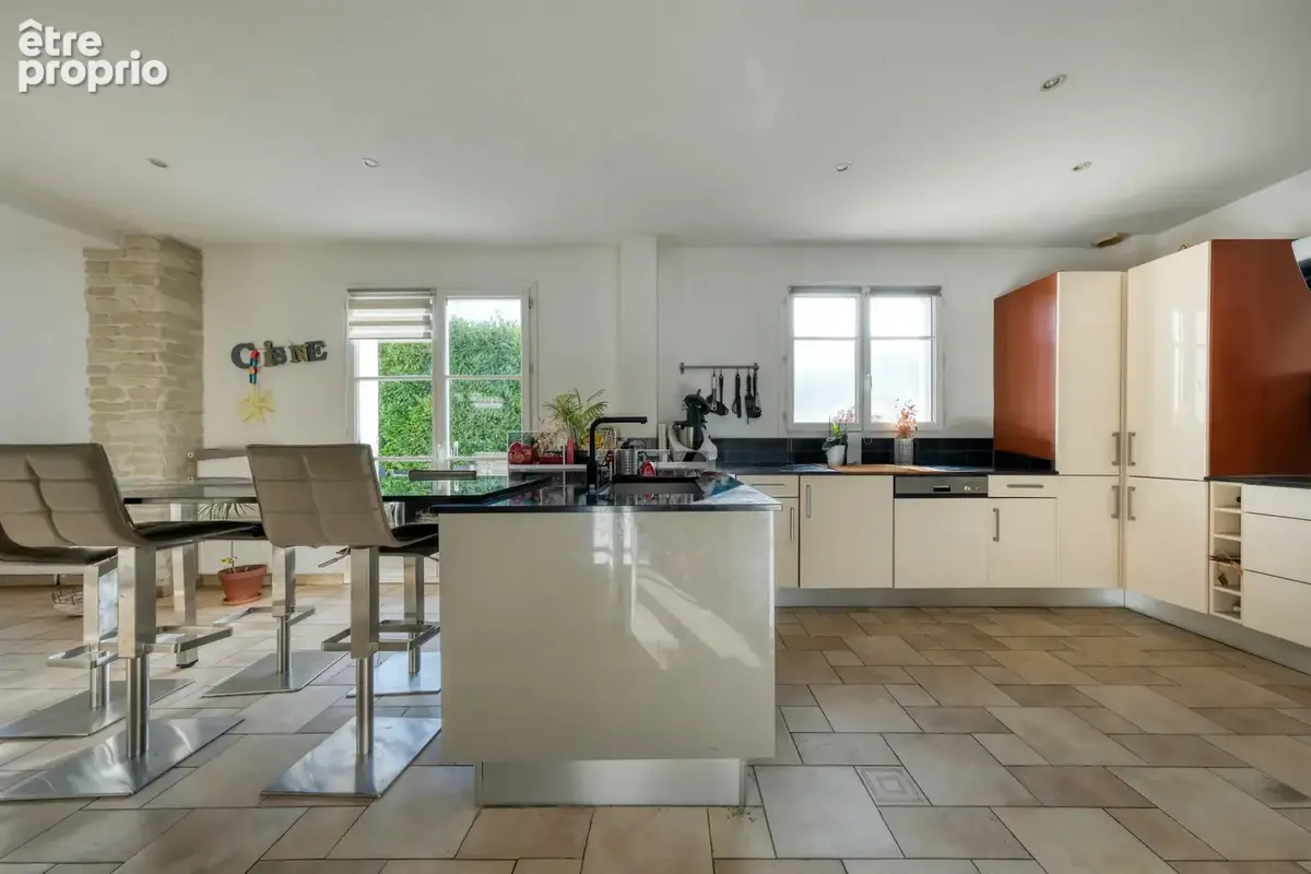 Belle et grande maison familiale - 290m2 au sol - 6 chambres - sous-sol total - photo 7