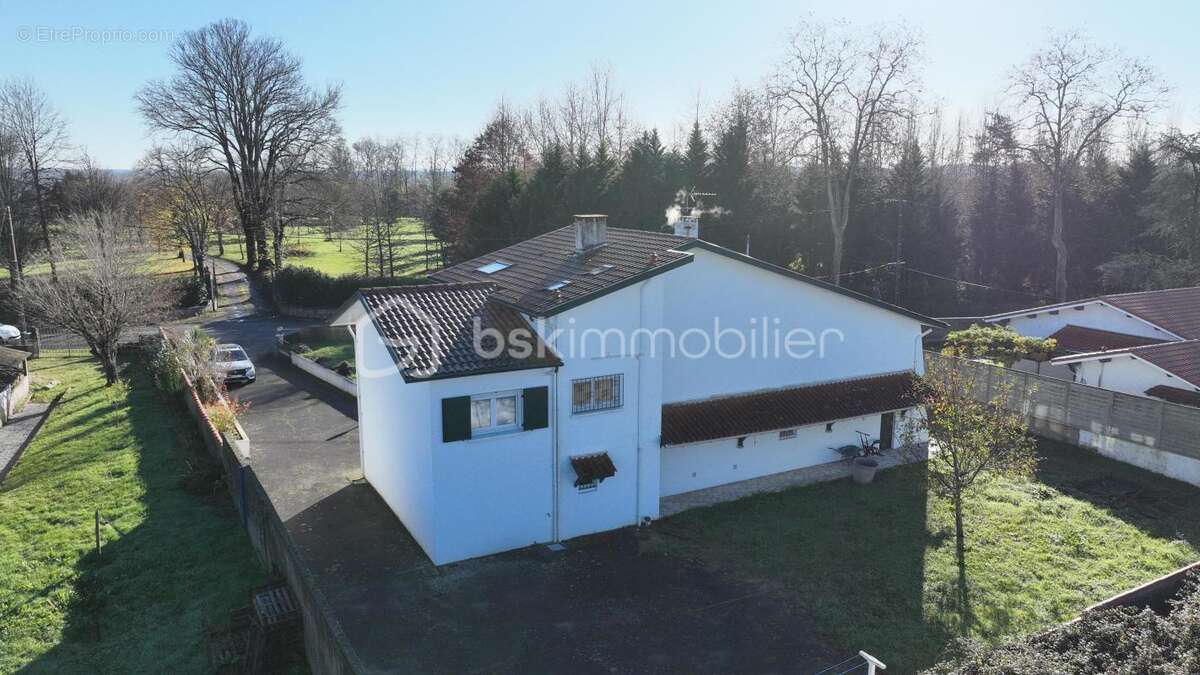 Maison à SAINT-PANDELON