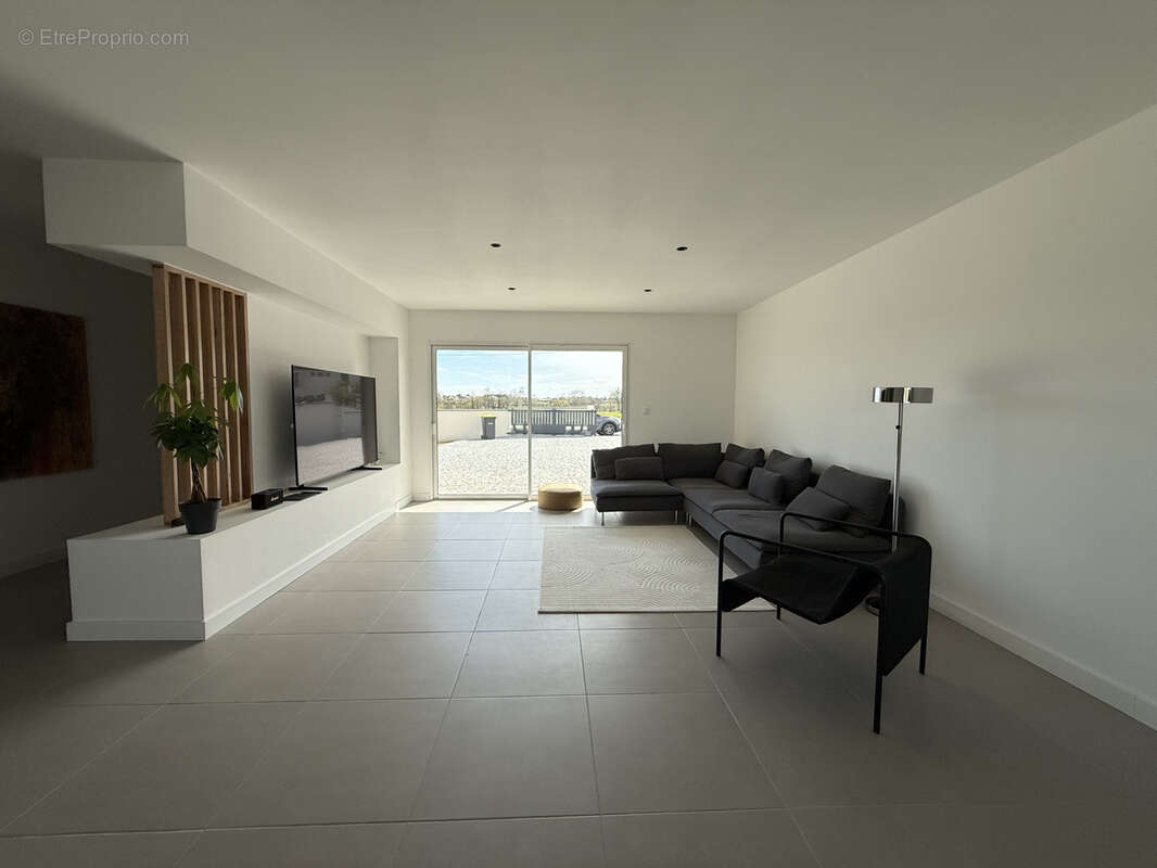 Maison à ESPINASSE-VOZELLE