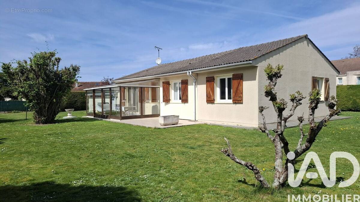 Photo 1 - Maison à CHEVANNES