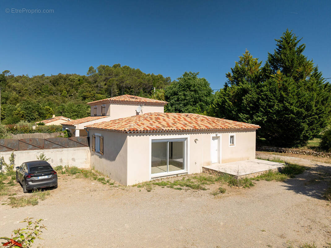 Maison à ENTRECASTEAUX