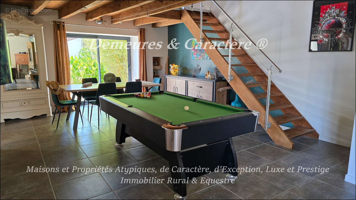 Maison avec piscine et dépendances - photo 12