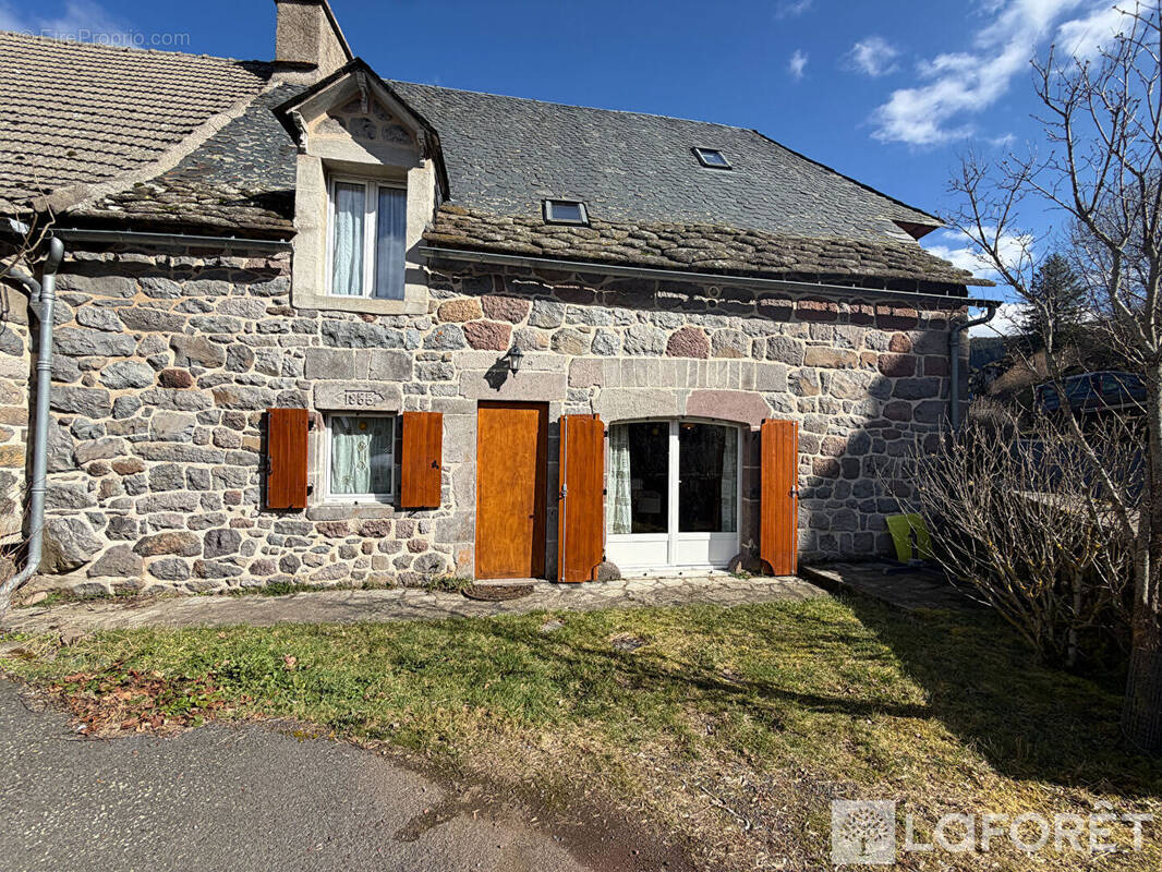 Maison à ALBEPIERRE-BREDONS